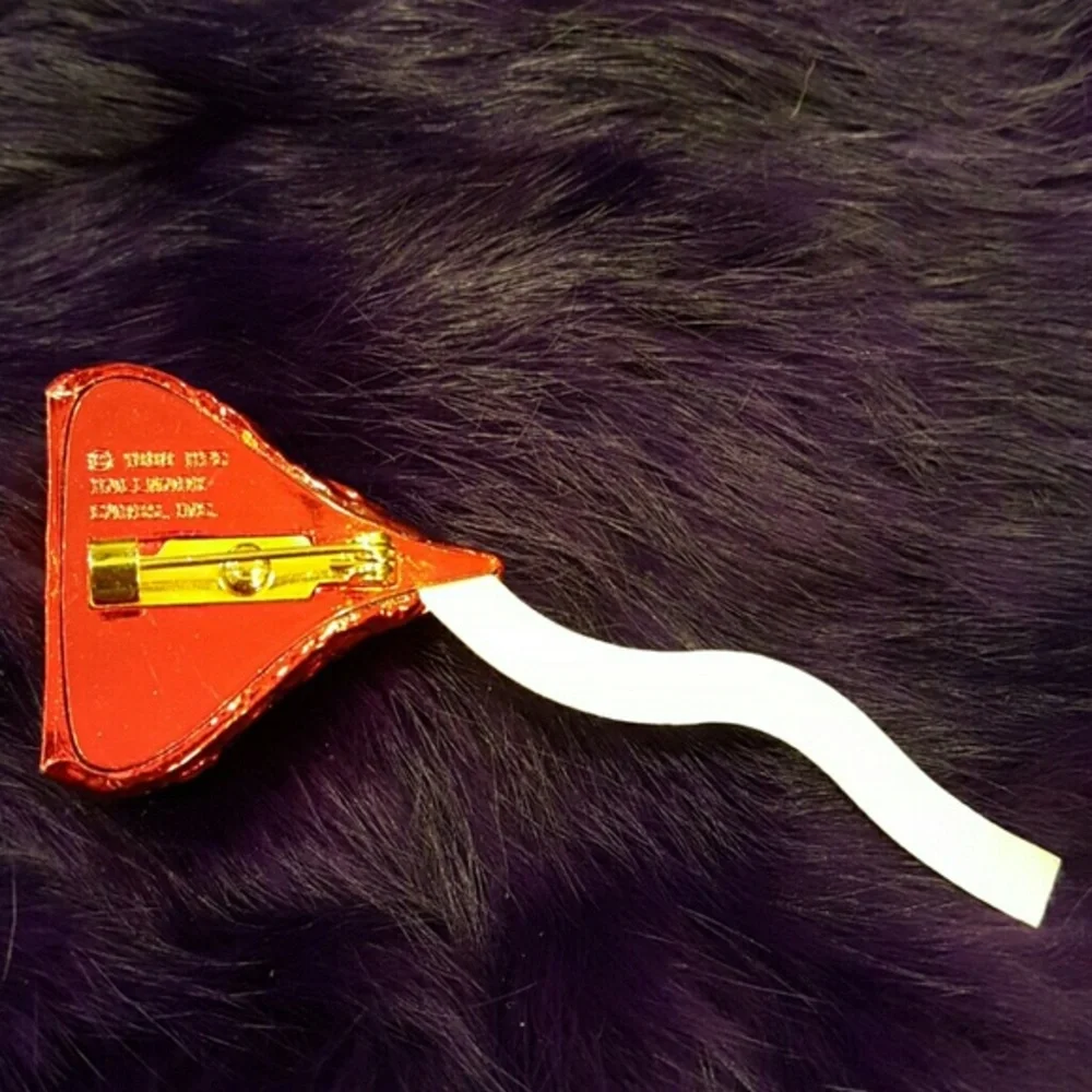 VINTAGE‎  HERSHEYS KISS BROOCH Hallmark 1989